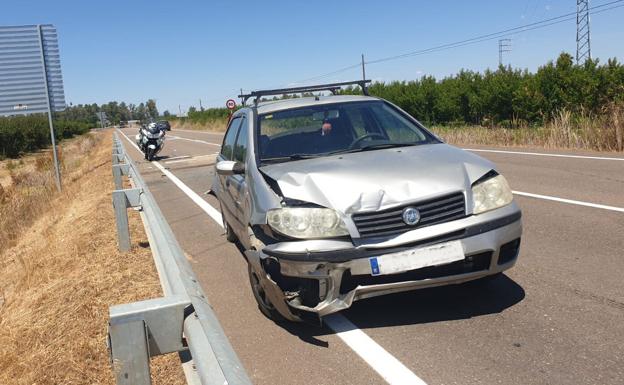 Uno de los cuatro vehículos implicados en la colisión. 