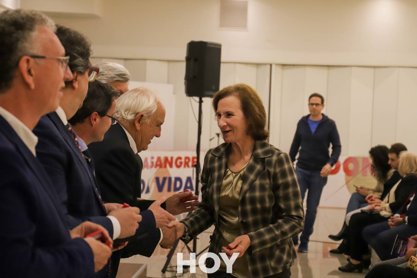 Los protagonistas fueron los donantes de sangre que recibieron distinciones por sus numerosas aportaciones. 