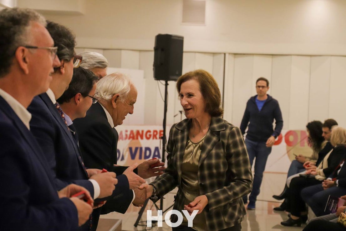 Los protagonistas fueron los donantes de sangre que recibieron distinciones por sus numerosas aportaciones. 