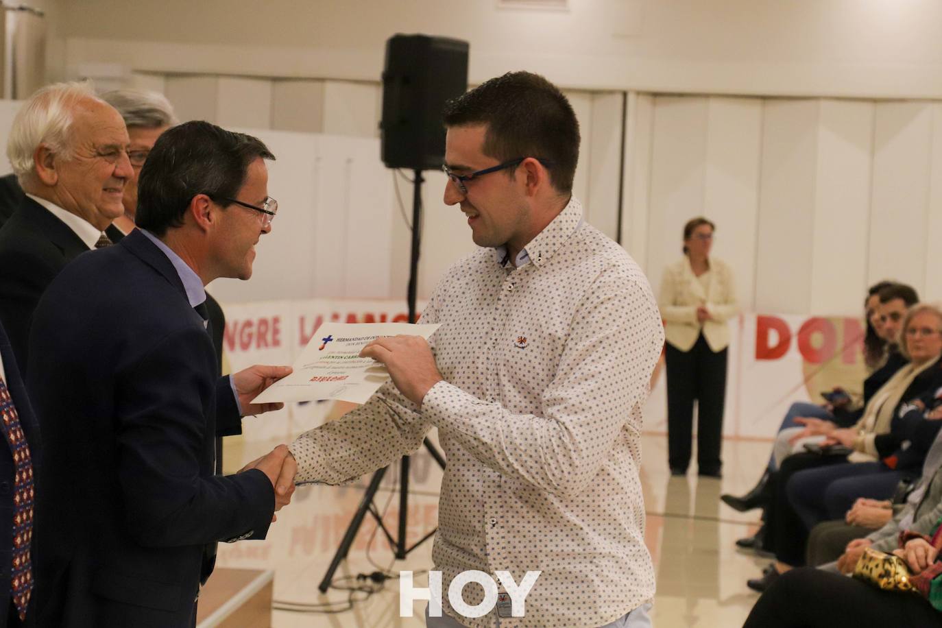 Los protagonistas fueron los donantes de sangre que recibieron distinciones por sus numerosas aportaciones. 
