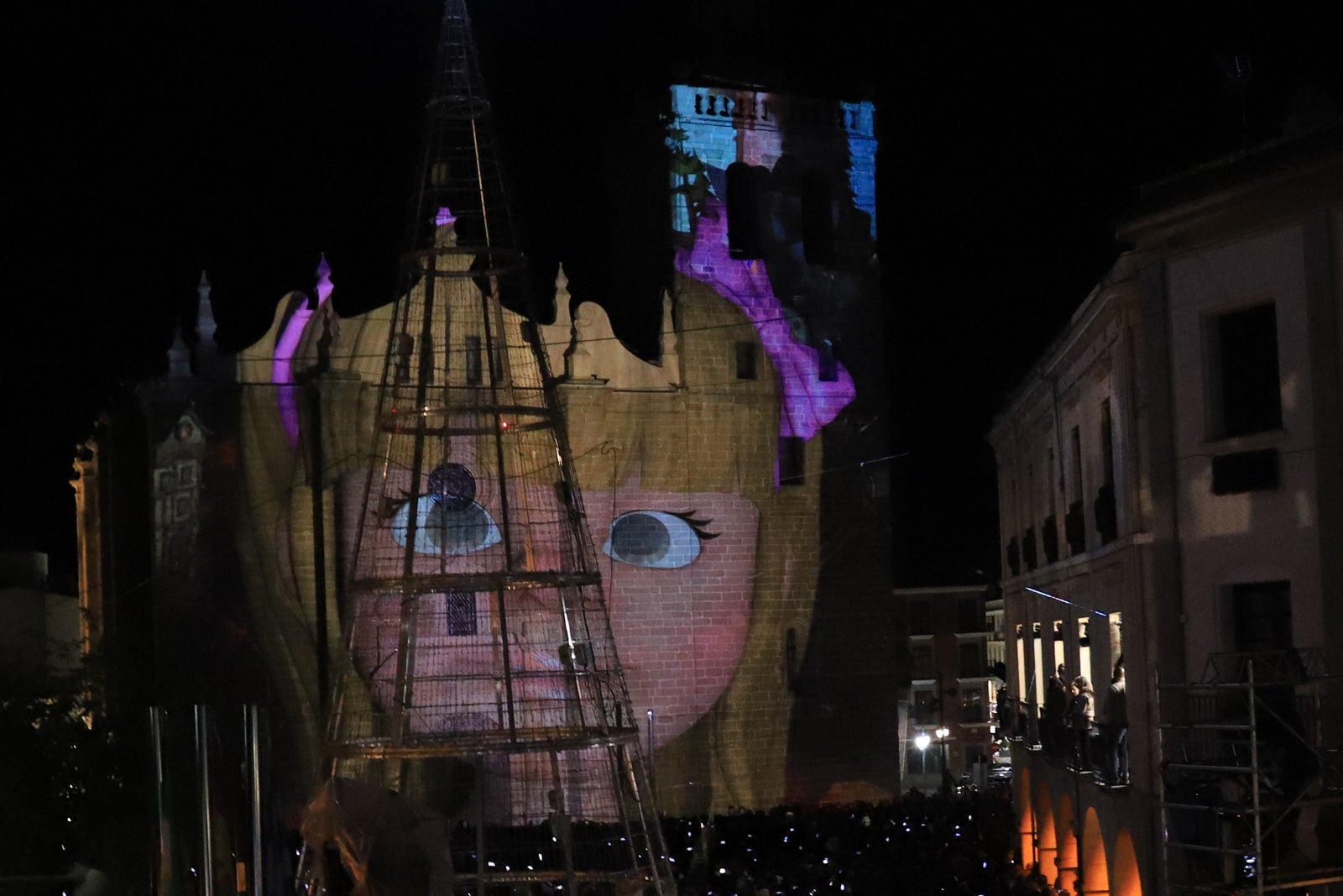 Villanueva de la Serena enciende su Navidad. 