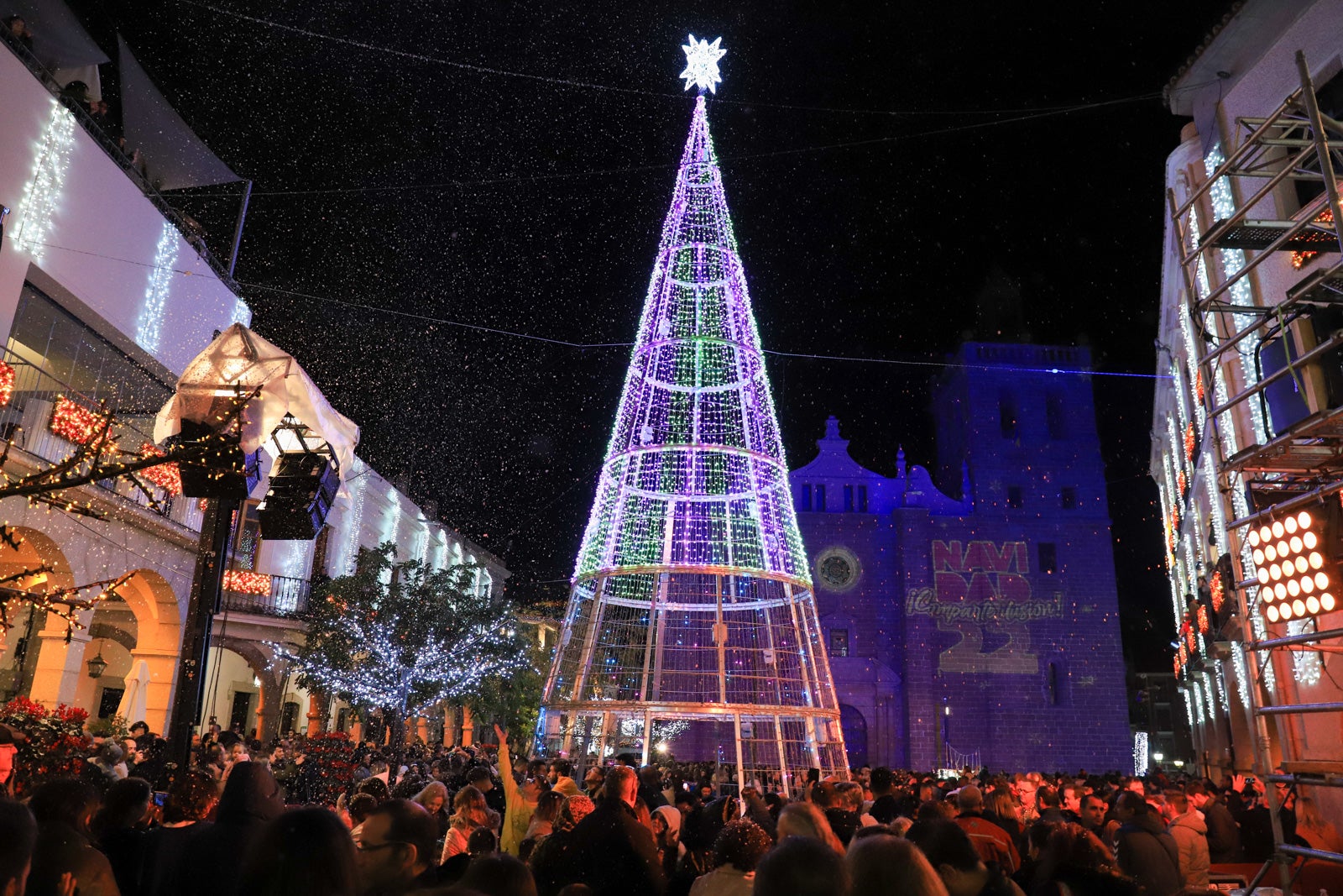 Villanueva de la Serena enciende su Navidad. 