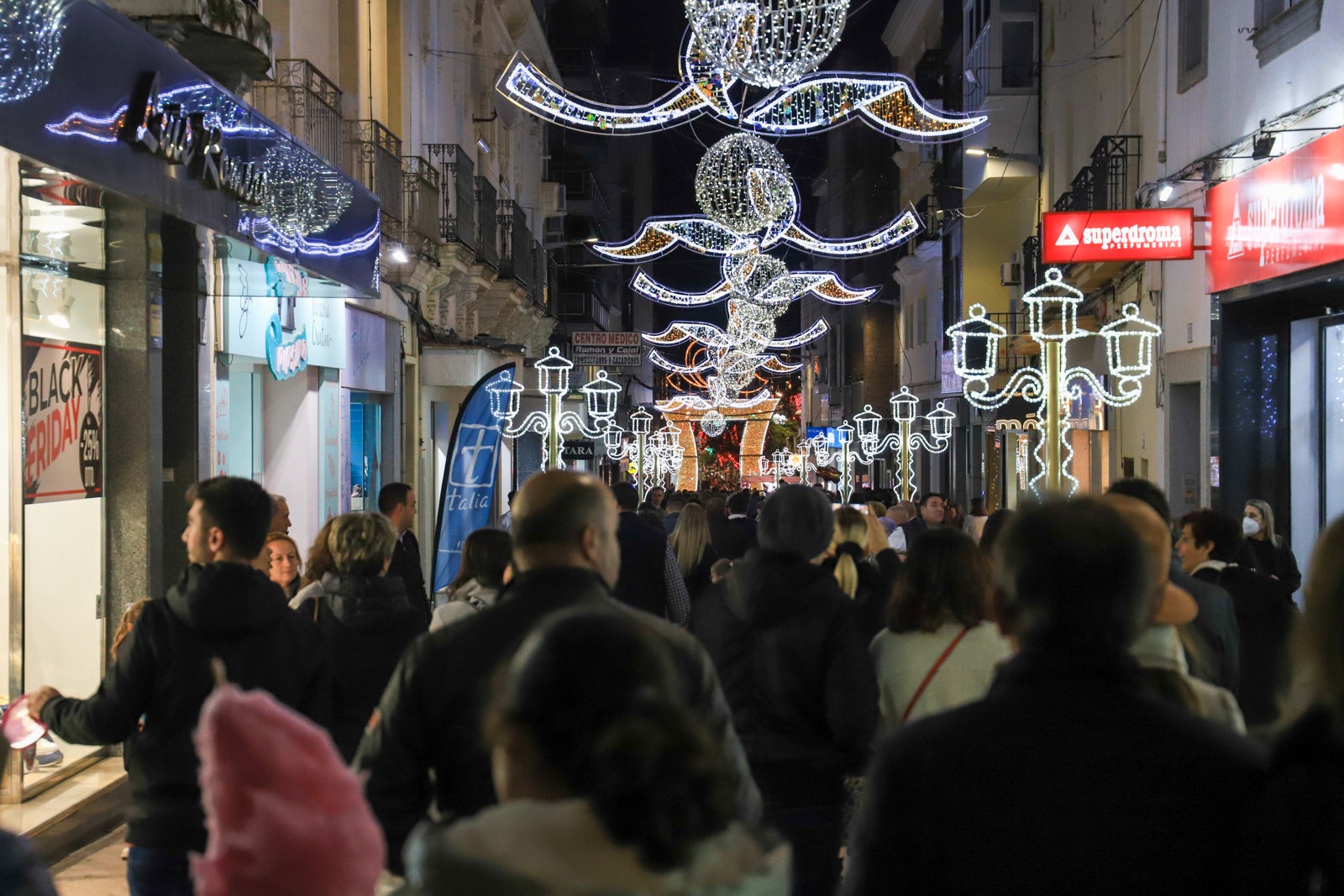 Villanueva de la Serena enciende su Navidad. 