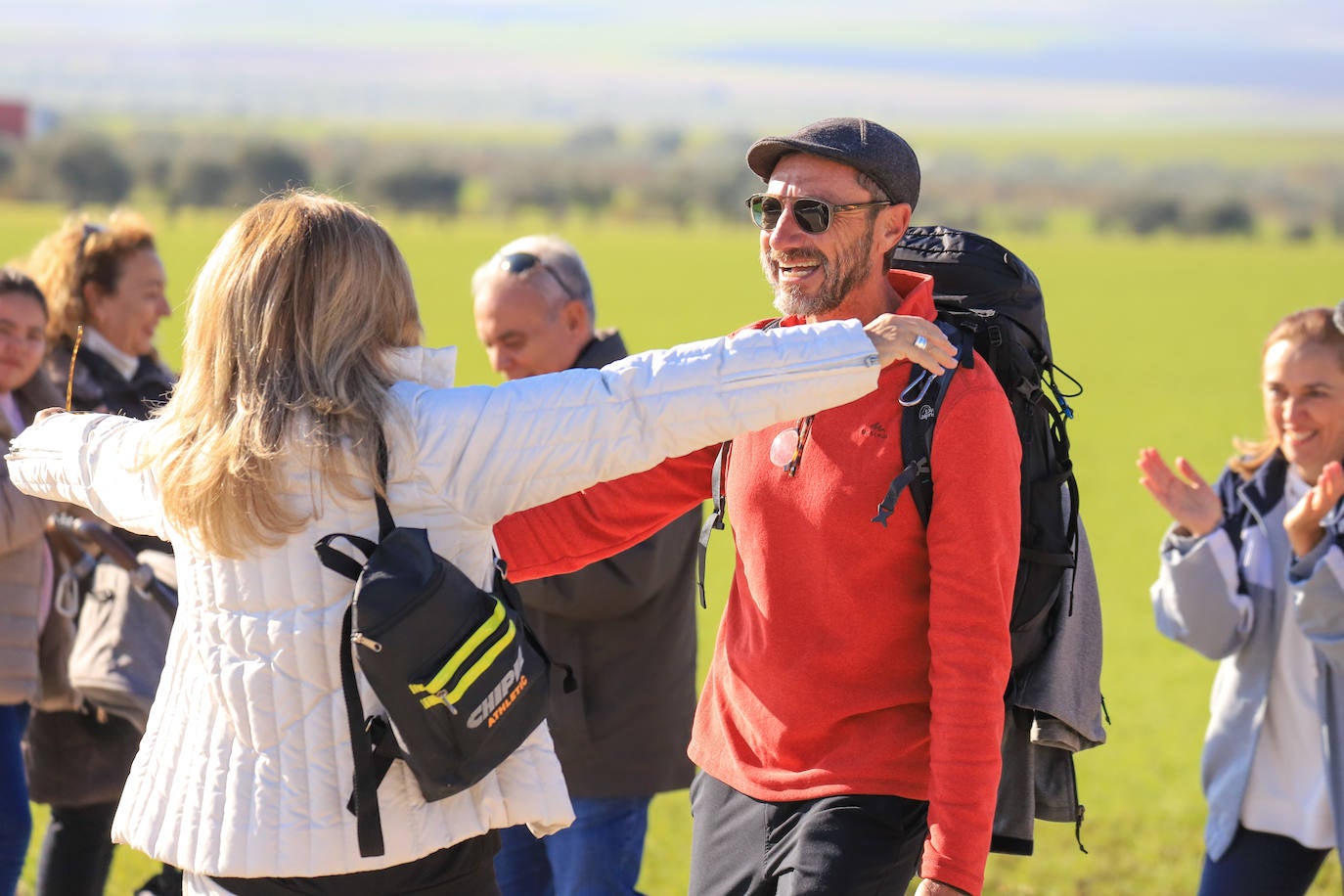 Familiares, amigos y allegados quisieron acompañar a Manuel Calderón en su regreso a Villanueva. 