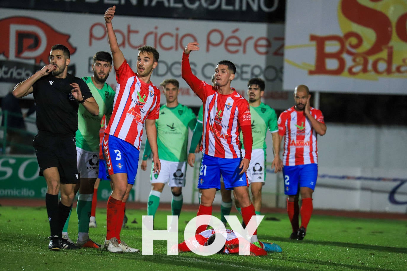 El Don Benito se llevó el derbi con un solitario gol de Pablo Rodríguez. 