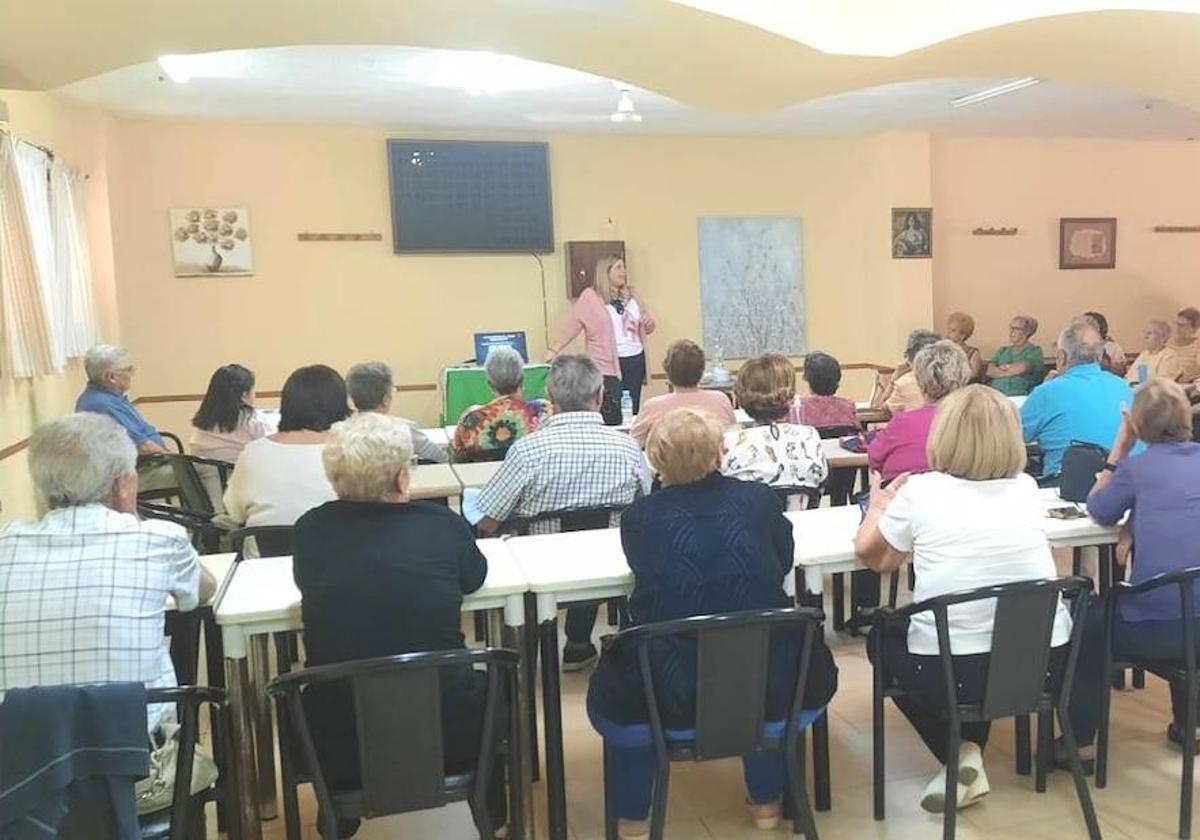 Acopark ofrece charlas por el Día mundial del Párkinson