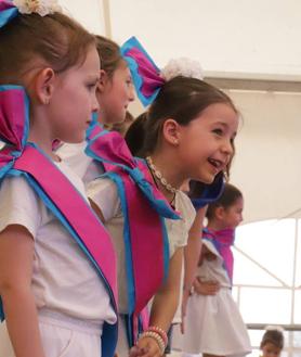 Imagen secundaria 2 - Momentos del Festival de Mayas. 