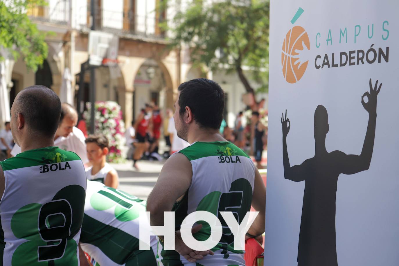 Calor y solidaridad en el Street Basket de Calderón