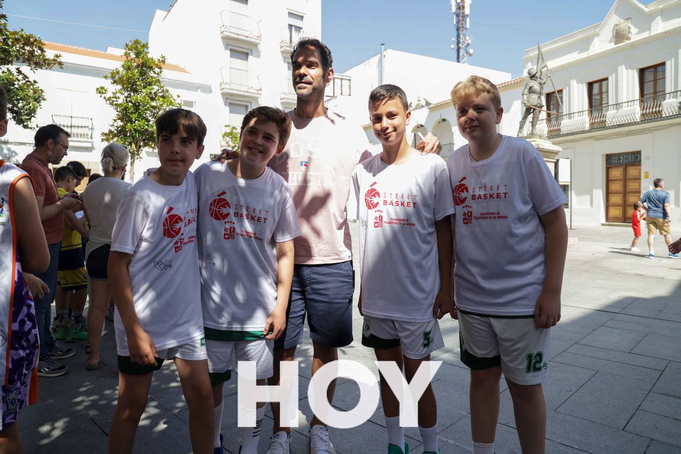 Calor y solidaridad en el Street Basket de Calderón