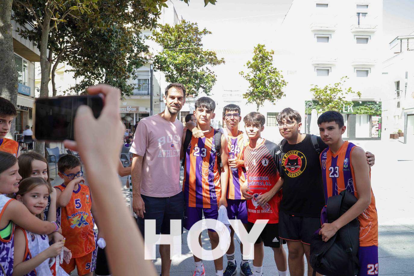 Calor y solidaridad en el Street Basket de Calderón