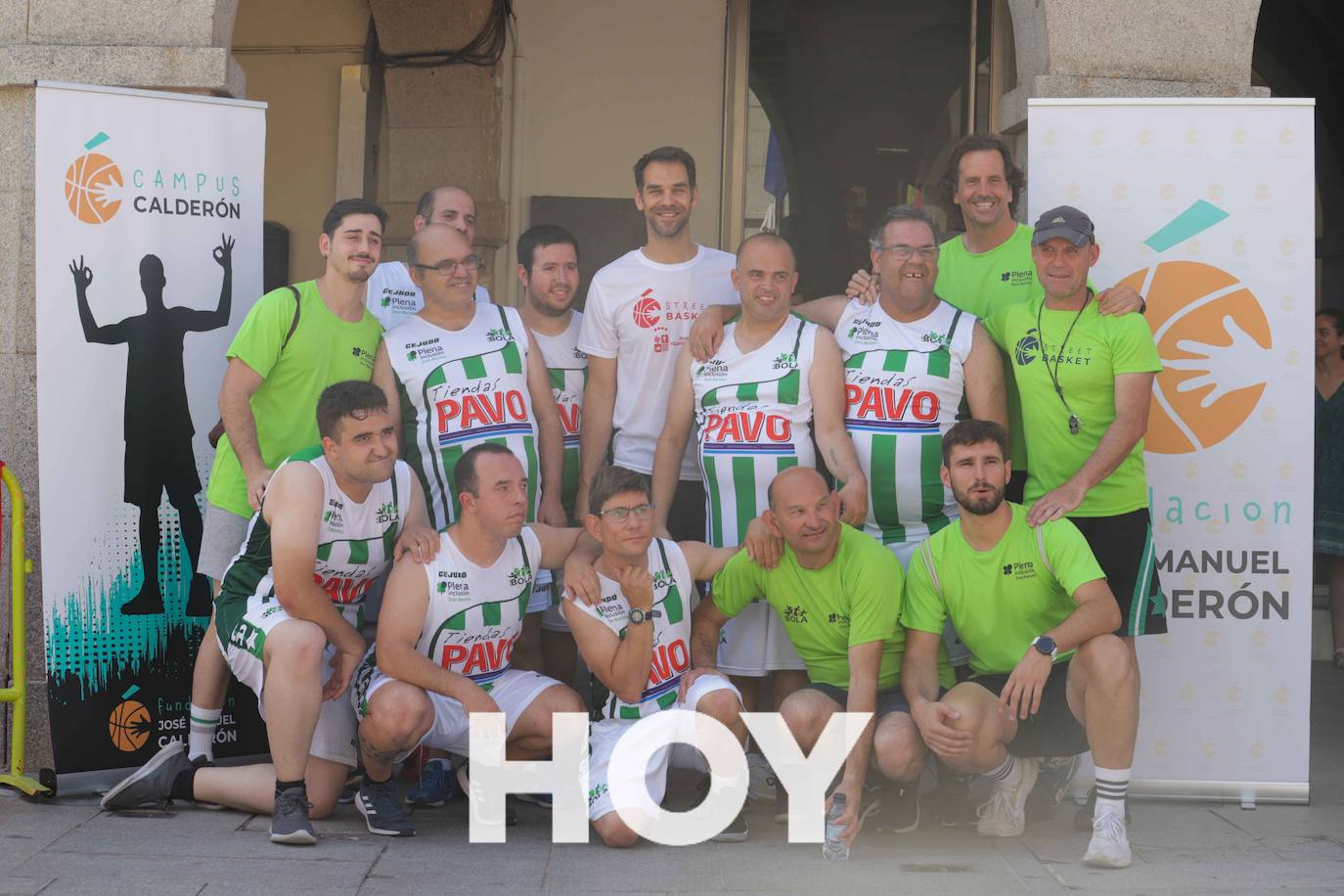 Calor y solidaridad en el Street Basket de Calderón