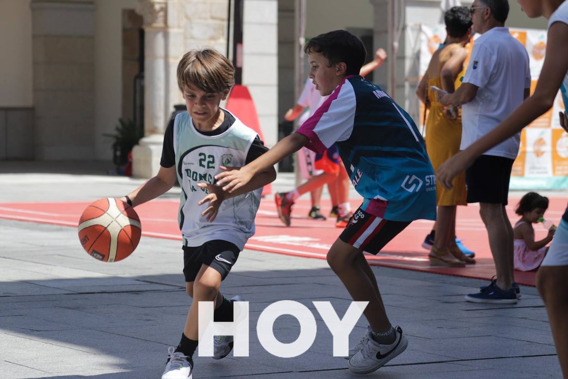 Calor y solidaridad en el Street Basket de Calderón