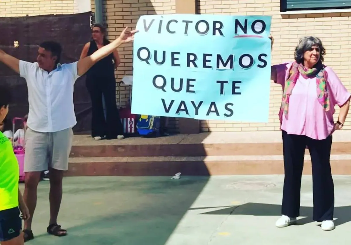 Dos colegios muestran su desacuerdo con el cambio de conserjes