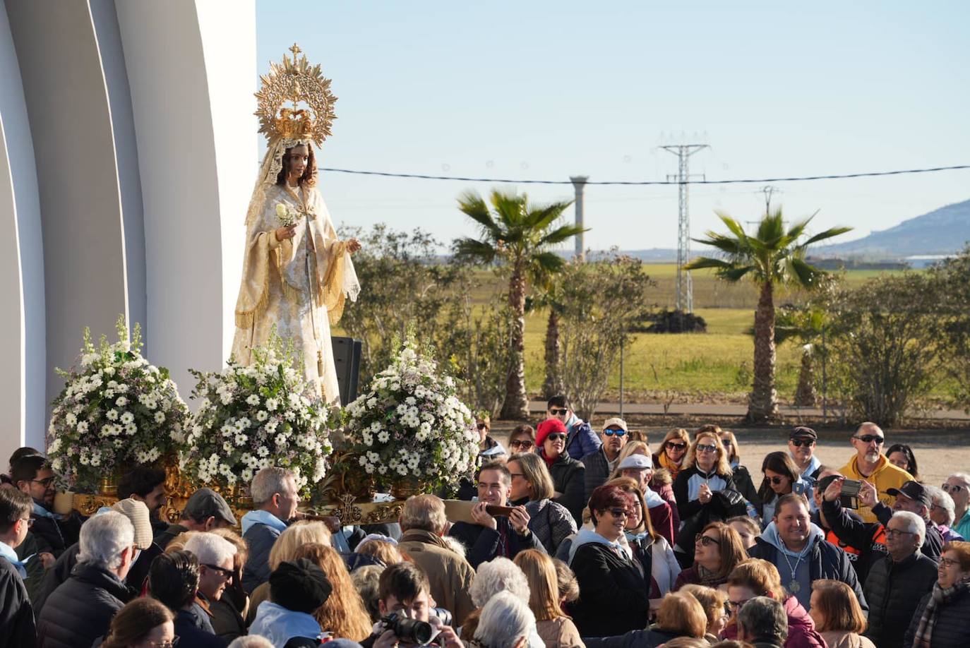 Cientos de villanovenses asistieron este sábado a la despedida en la ermita.