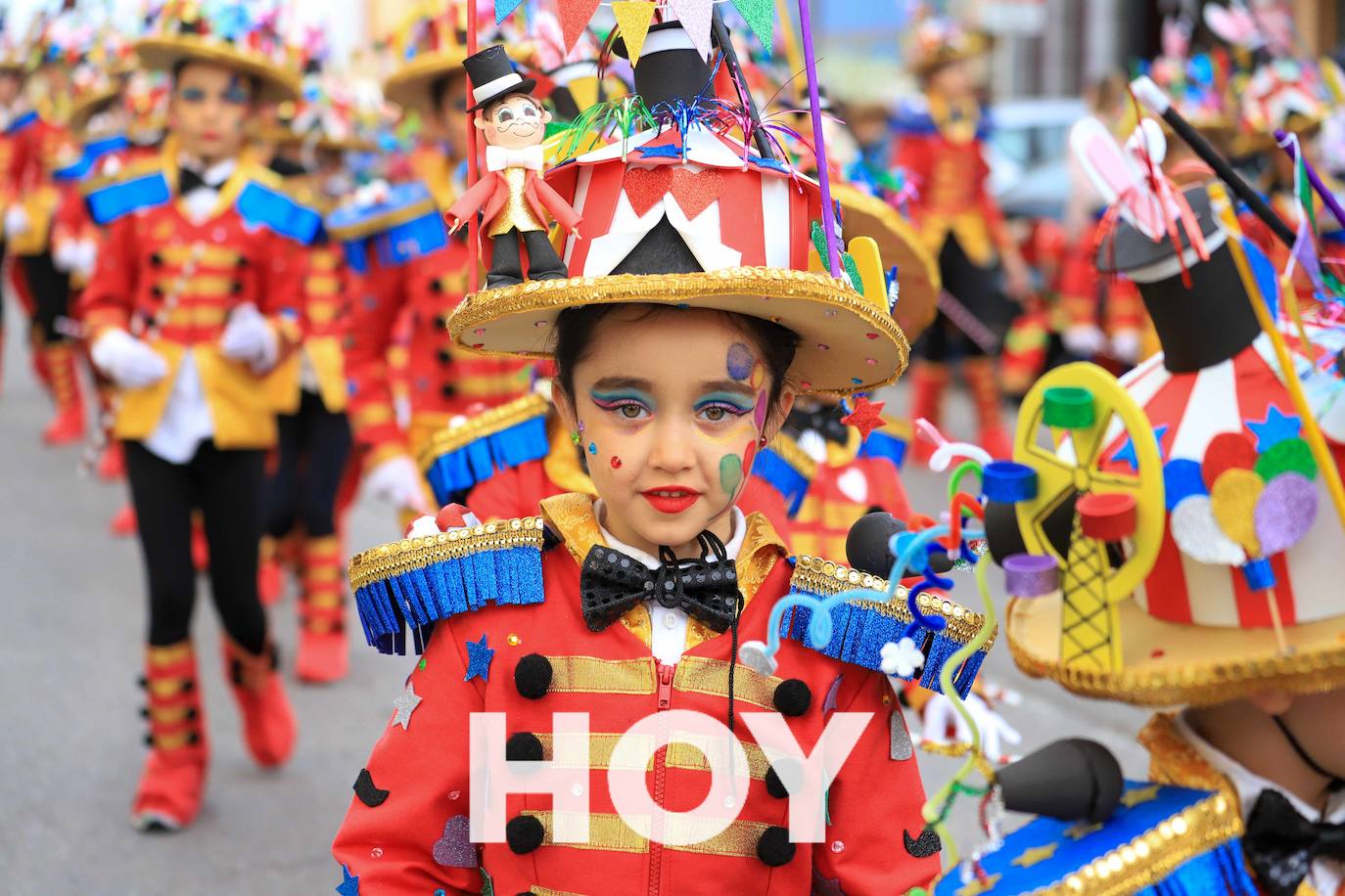 El desfile se celebró este sábado con final en la plaza de España. 