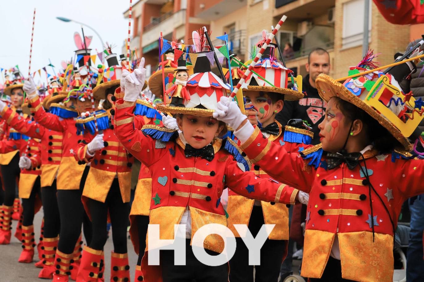 El desfile se celebró este sábado con final en la plaza de España. 