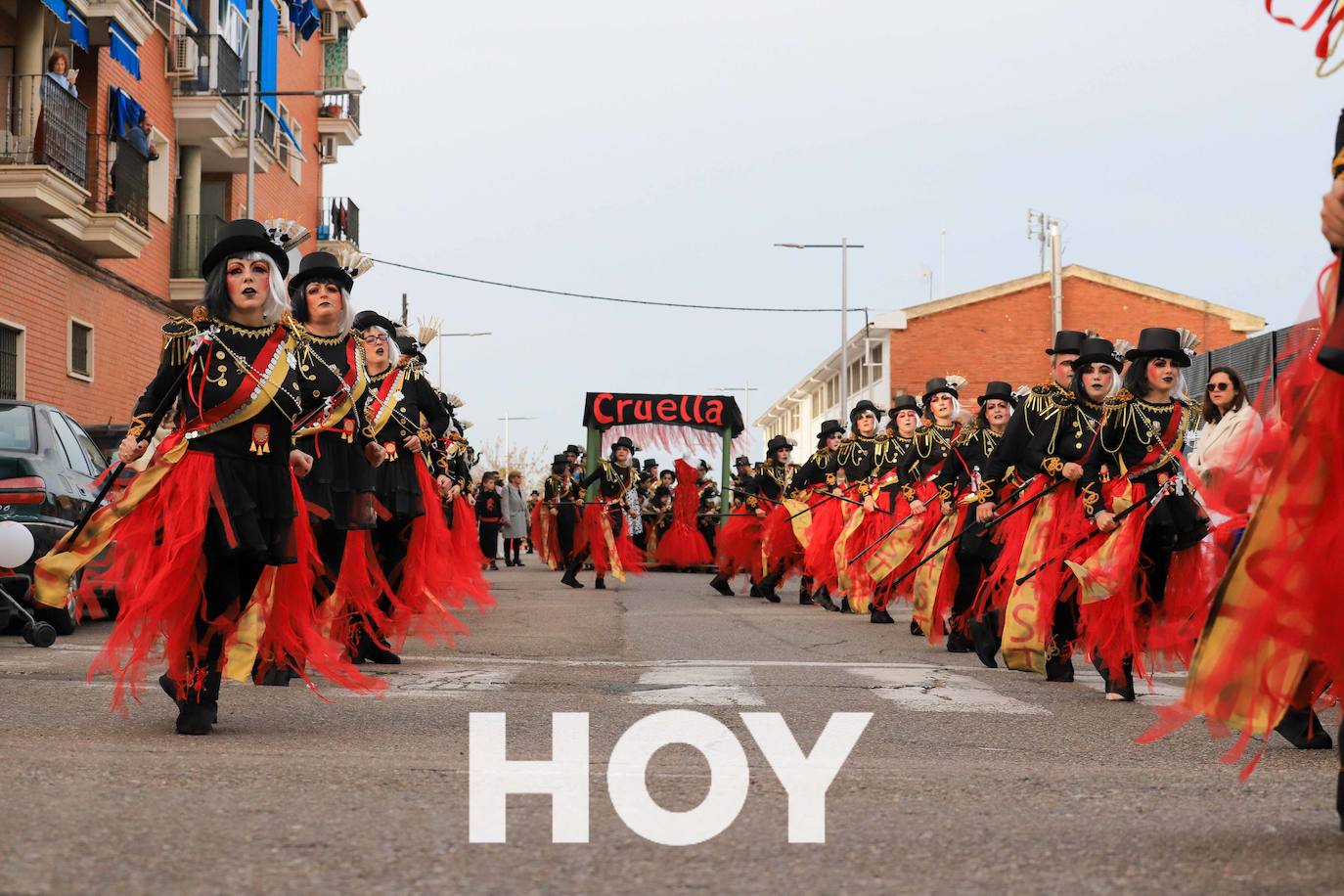 El desfile se celebró este sábado con final en la plaza de España. 