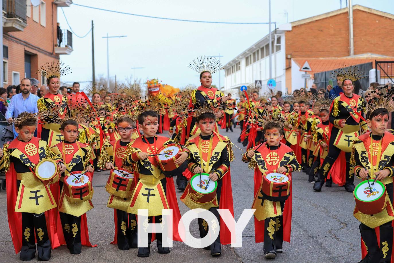 El desfile se celebró este sábado con final en la plaza de España. 