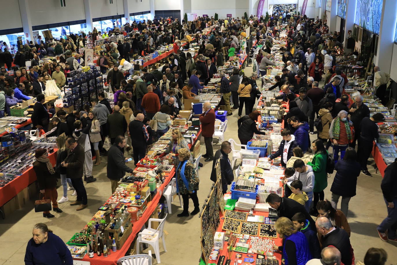 El pabellón Juan Hidalgo congrega a miles de personas en esta 12ª edición. 