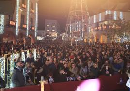 Ambiente durante el sorteo del coche celebrado en 2023.