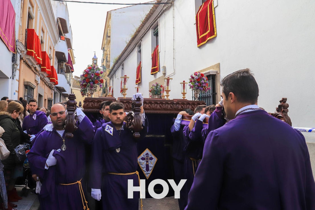 Excepcional Jueves Santo con el Nazareno y la Virgen del Calvario