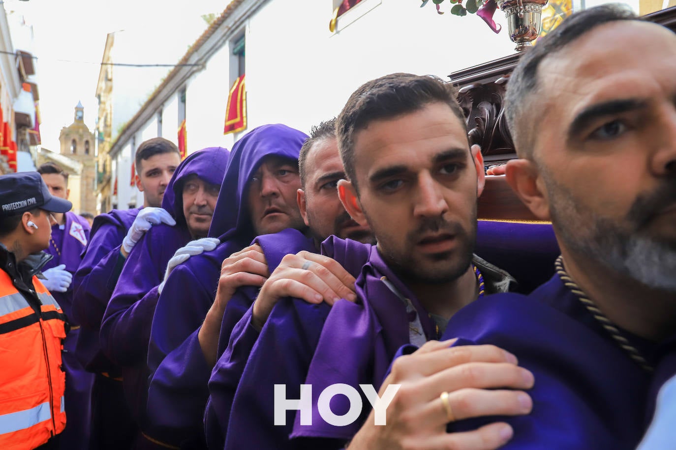 Excepcional Jueves Santo con el Nazareno y la Virgen del Calvario