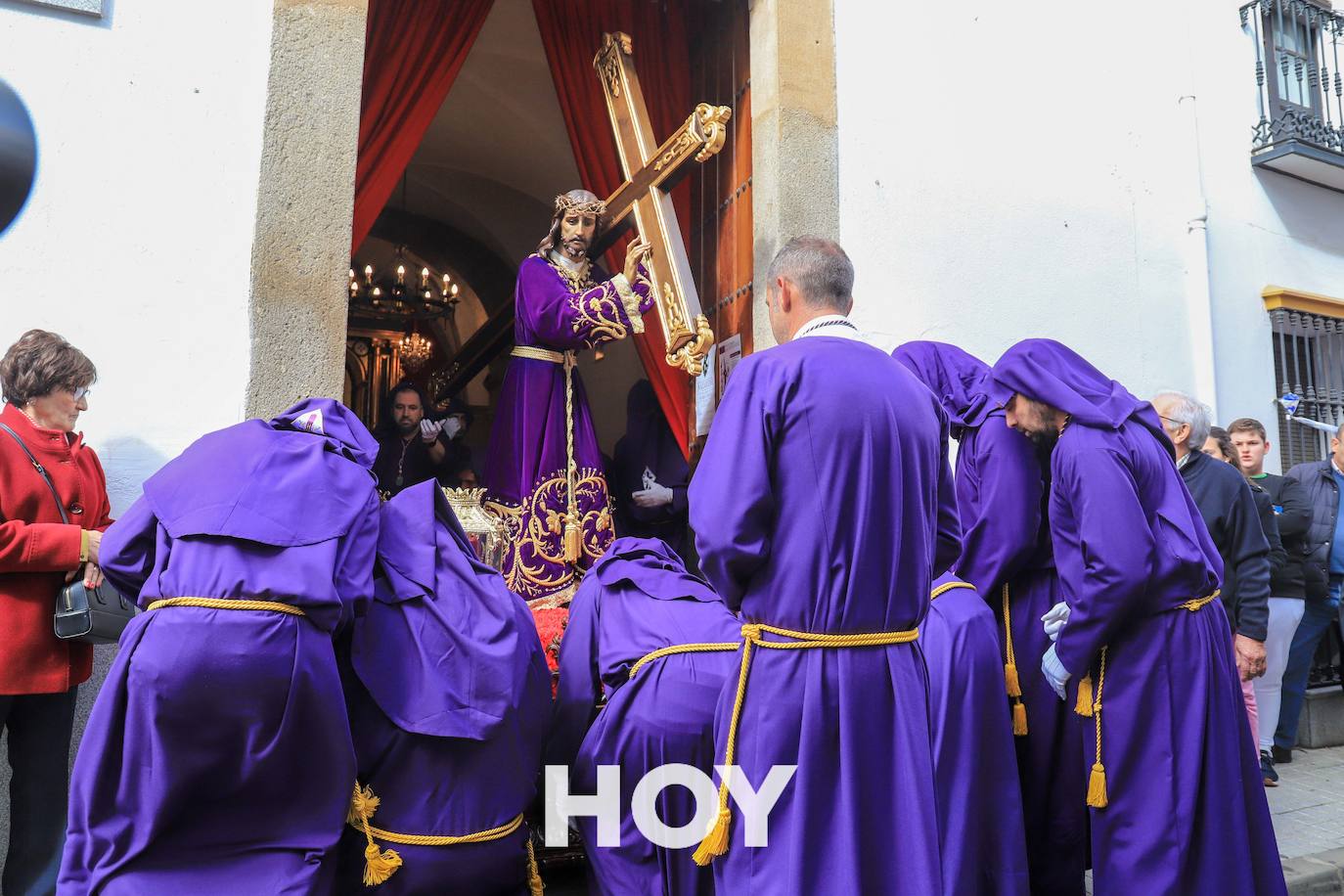 Excepcional Jueves Santo con el Nazareno y la Virgen del Calvario