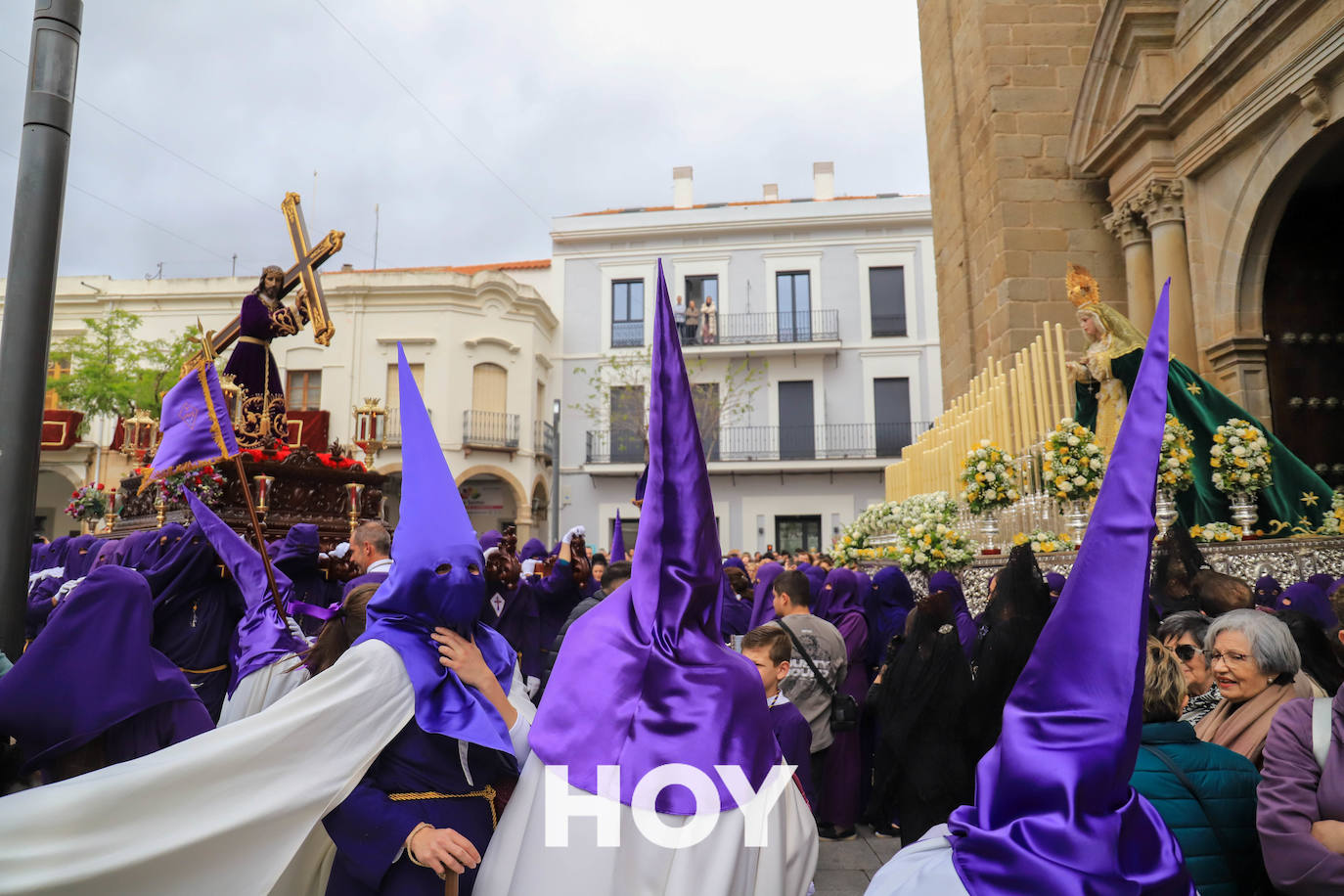Excepcional Jueves Santo con el Nazareno y la Virgen del Calvario