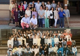 La foto del encuentro (arriba) y la foto de la orla (abajo).