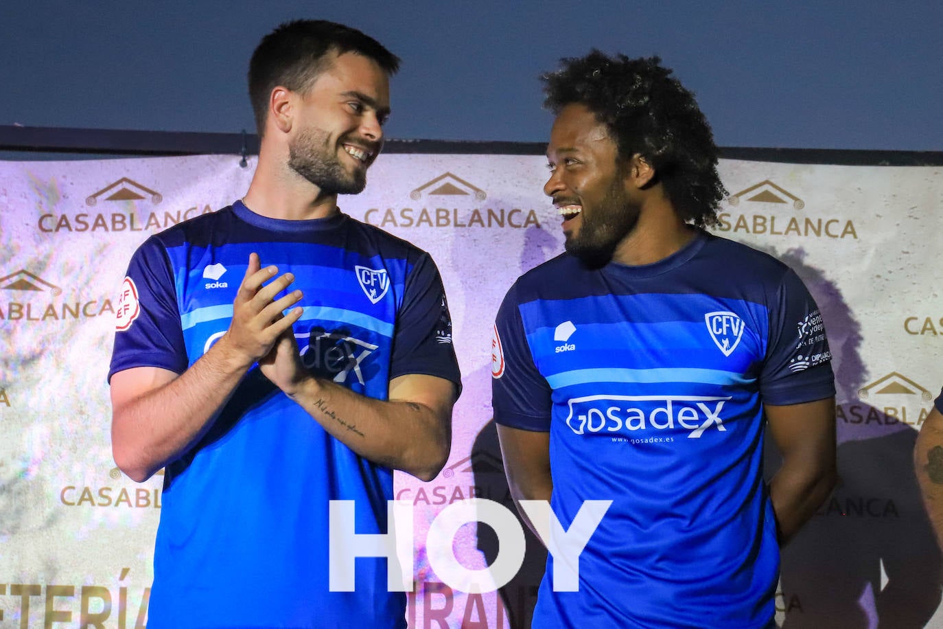 El Villanovense presenta sus nuevas armaduras de Soka