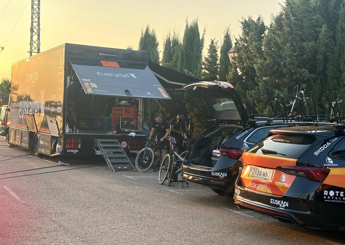 Imagen secundaria 1 - La Vuelta también pasa por Villanueva