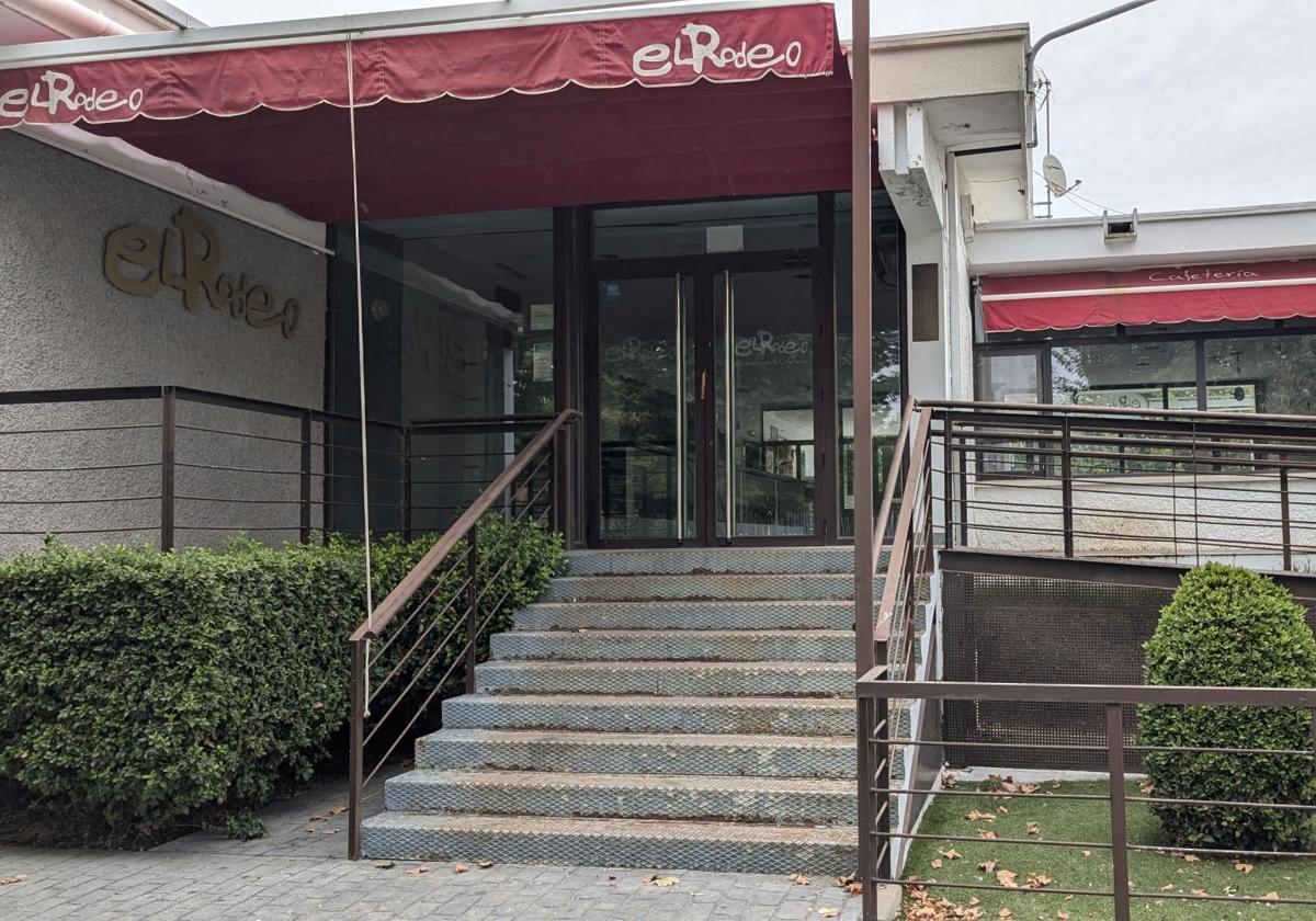 Establecimiento de la piscina municipal de verano.