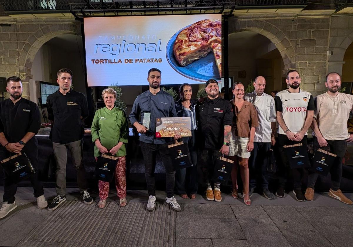 Imagen principal - Adrián Cuevas, el rey de la tortilla de patatas