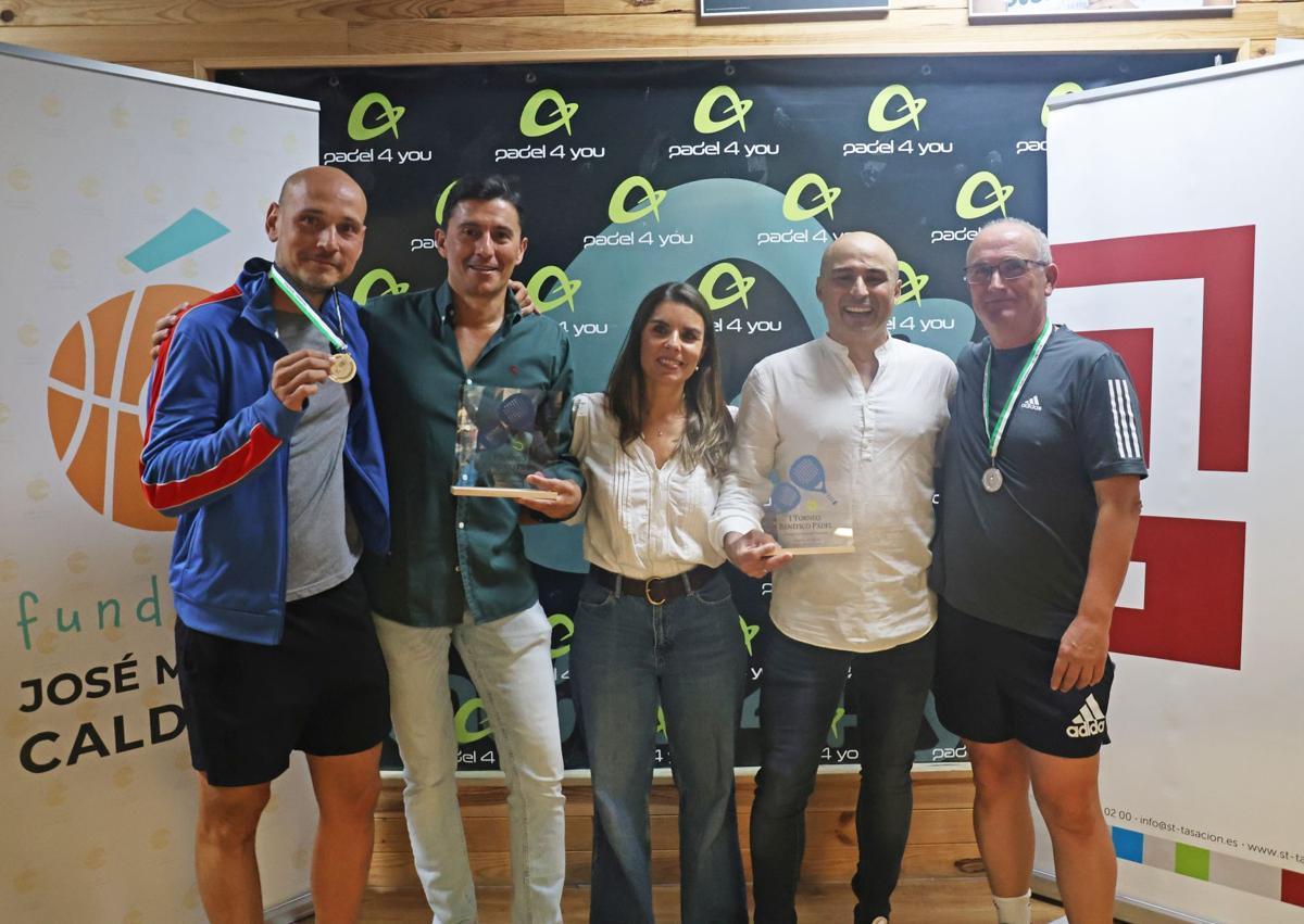 Imagen secundaria 1 - Pádel solidario con la Fundación José Manuel Calderón