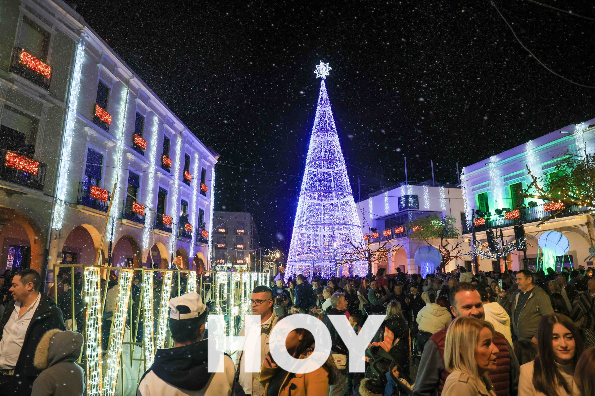 Villanueva enciende la Navidad extremeña