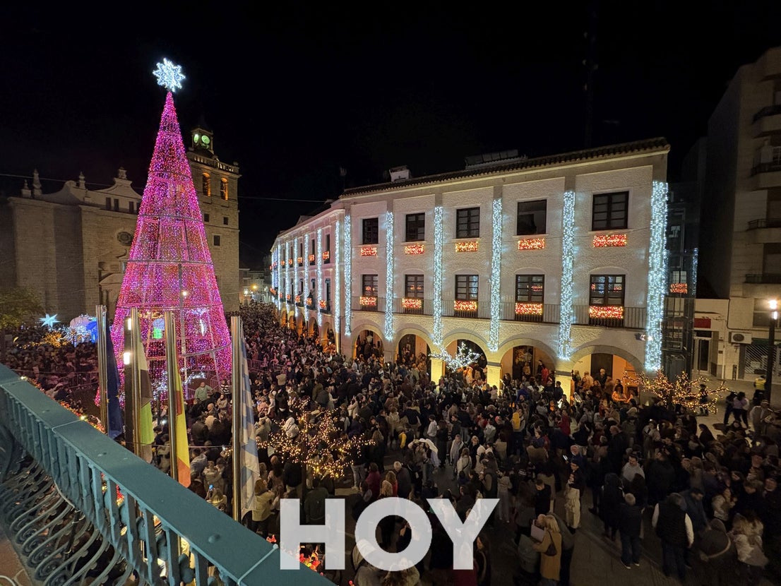 Villanueva enciende la Navidad extremeña