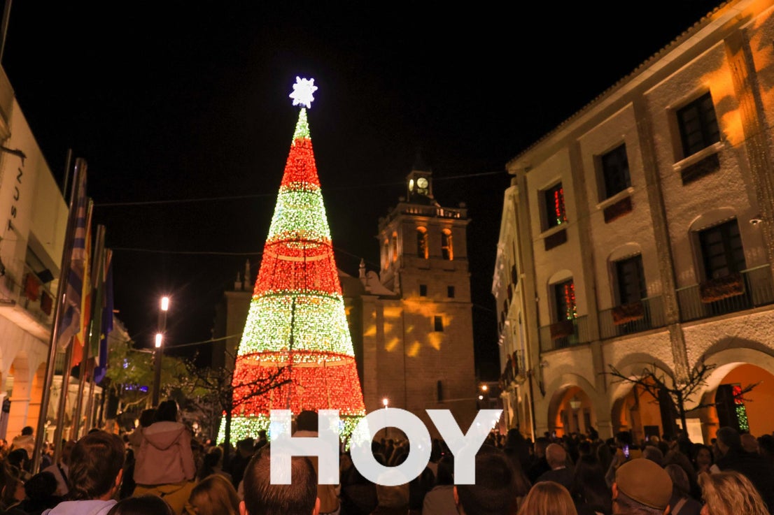 Villanueva enciende la Navidad extremeña