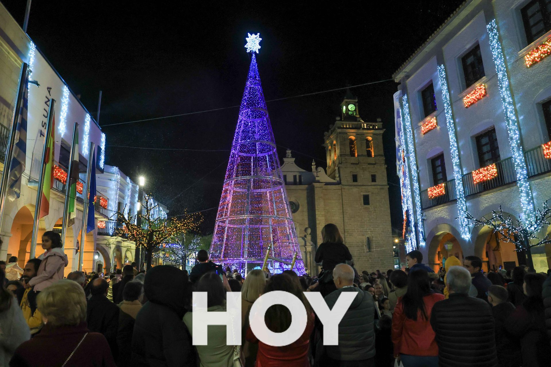 Villanueva enciende la Navidad extremeña