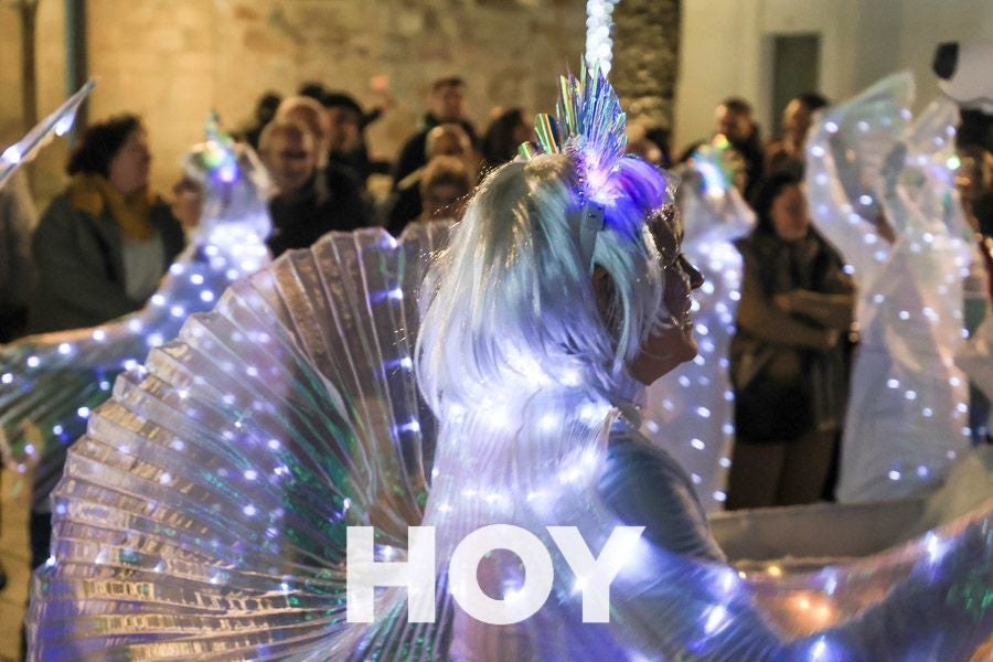 Miles de personas disfrutan de la cabalgata de Reyes en Villanueva