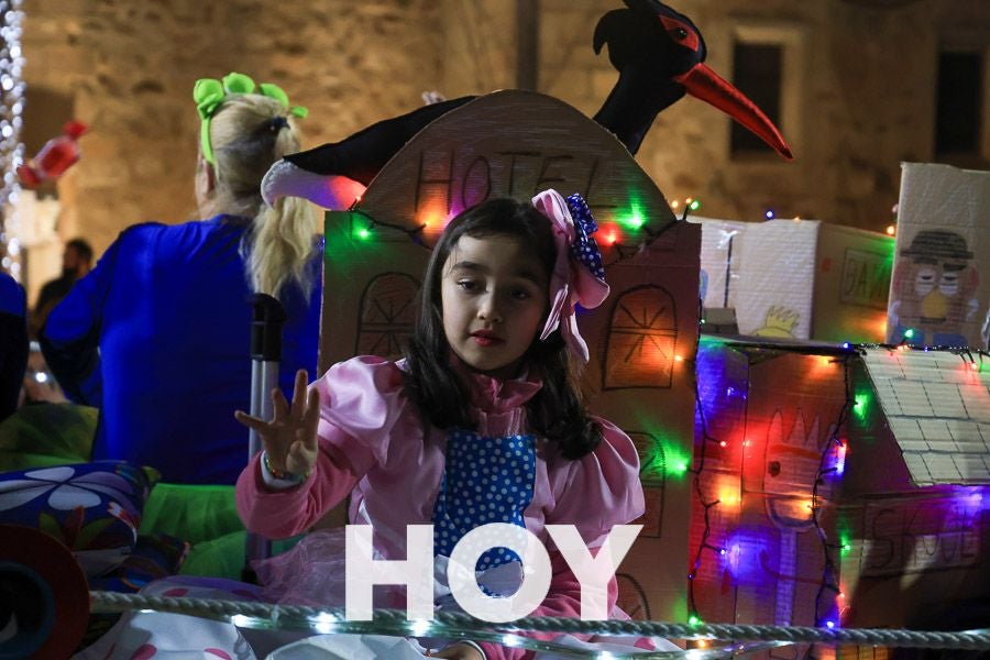 Miles de personas disfrutan de la cabalgata de Reyes en Villanueva