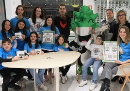 Los 'Emoticonos Extremeños' de Fernando Sembrador ya se pueden leer en braille