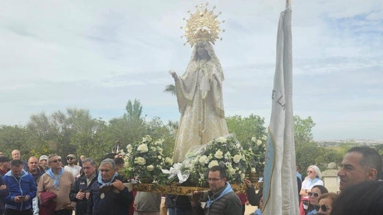 La Virgen de la Aurora regresa a su ermita tras La Carrerita