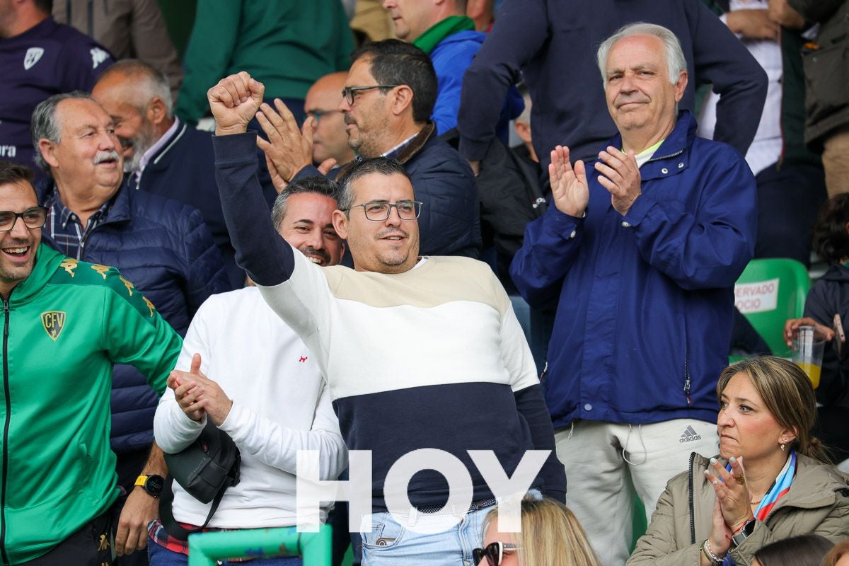 Imágenes del triunfo vital del Villanovense contra el Granada B