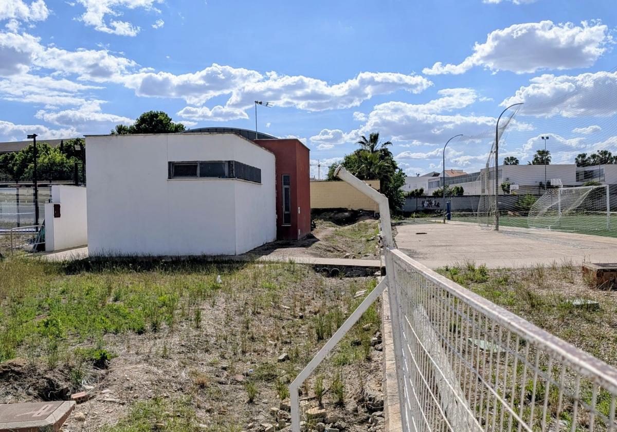 Sale a licitación la construcción de los nuevos vestuarios del campo de césped artificial