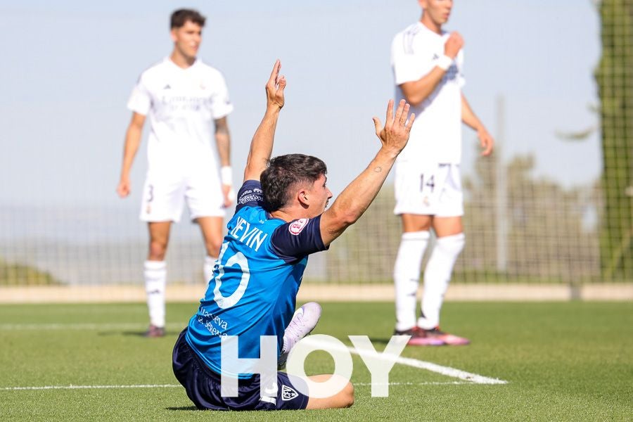 Las imágenes de la derrota del Villanovense contra el Madrid C