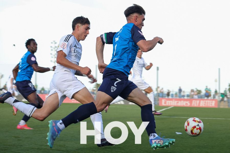 Las imágenes de la derrota del Villanovense contra el Madrid C