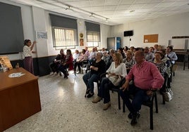 Los mayores se forman en salud mental y uso de teléfonos móviles