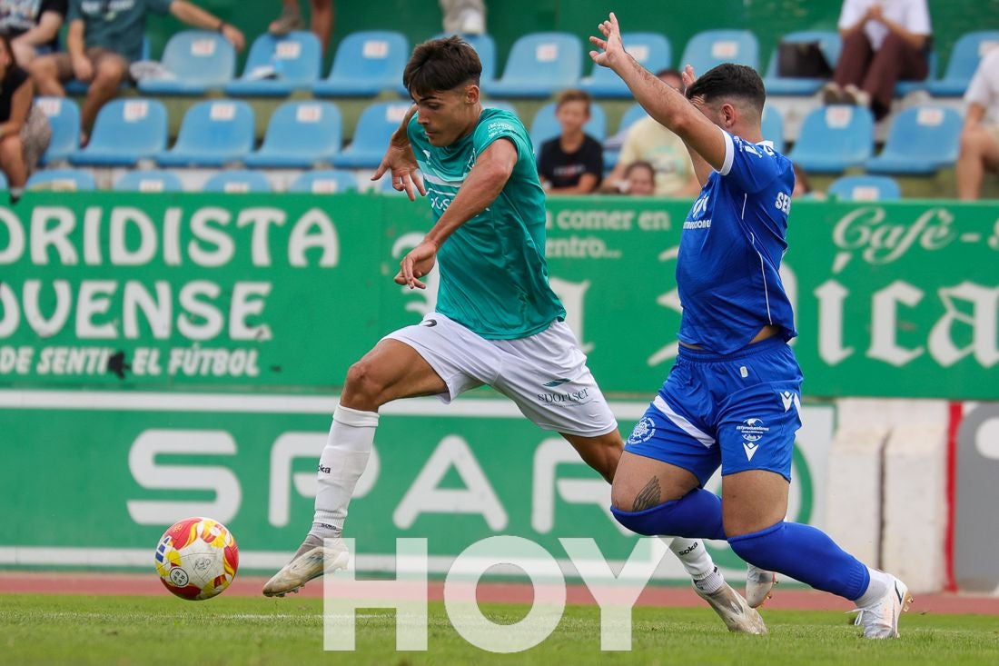El Villanovense se estrena con remontada contra la Puebla