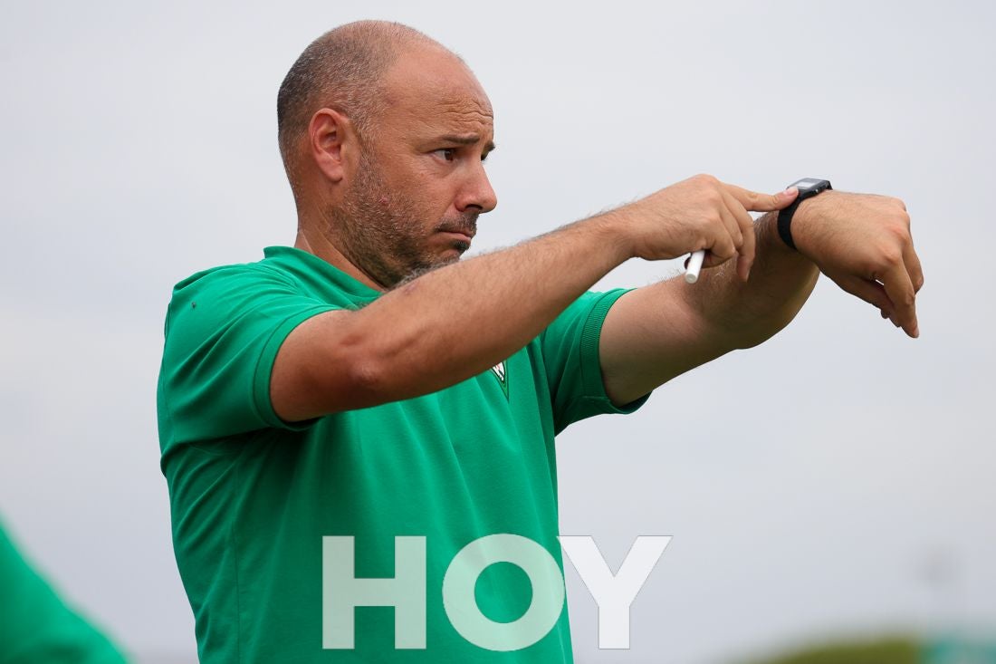 El Villanovense se estrena con remontada contra la Puebla