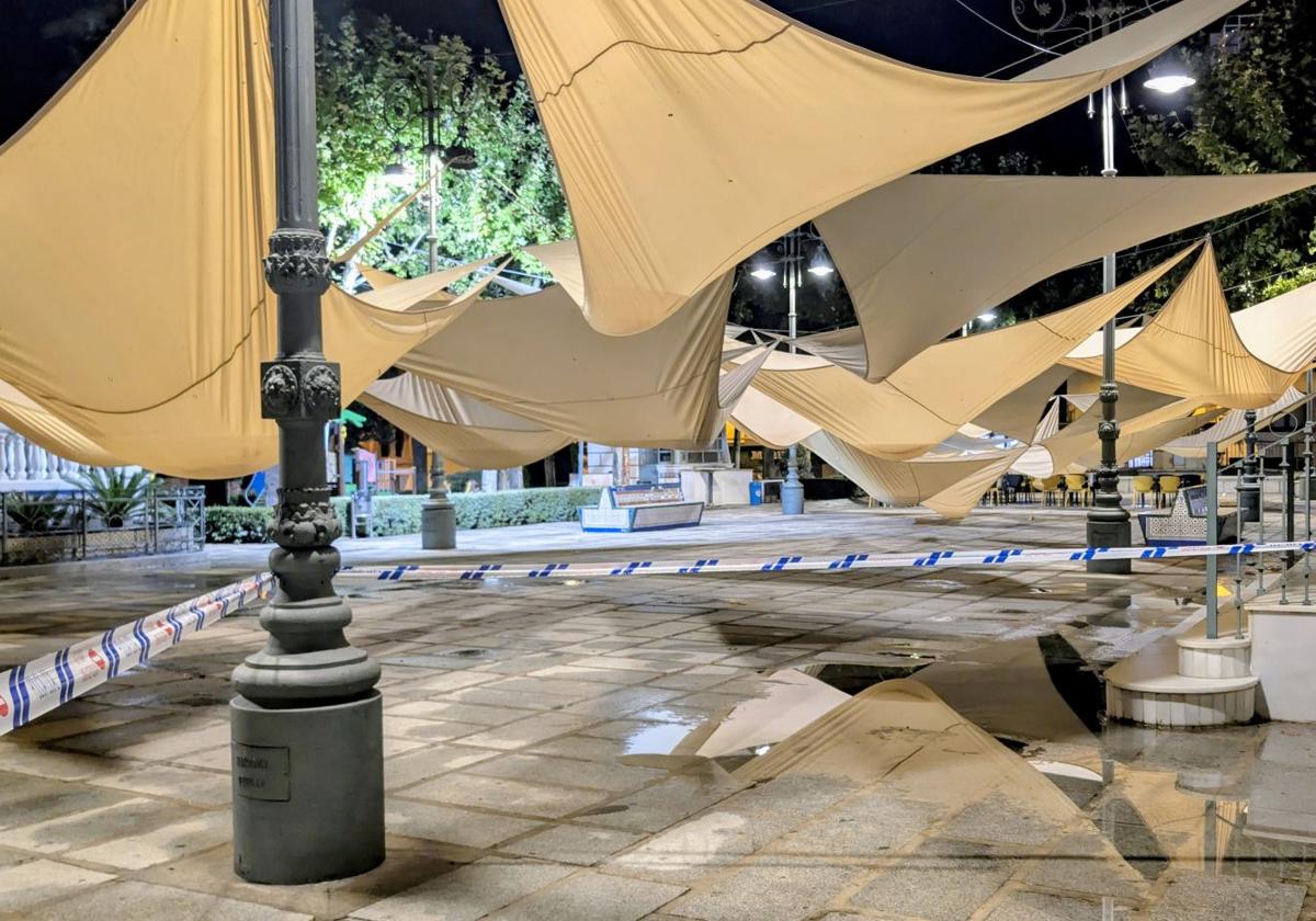 Cierran parte del parque de la Constitución por la lluvia